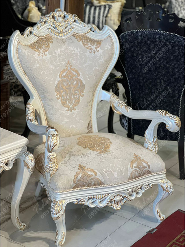 مبل کلاسیک چیست