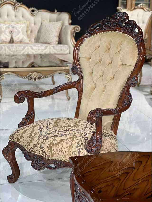 مبل تک کلاسیک